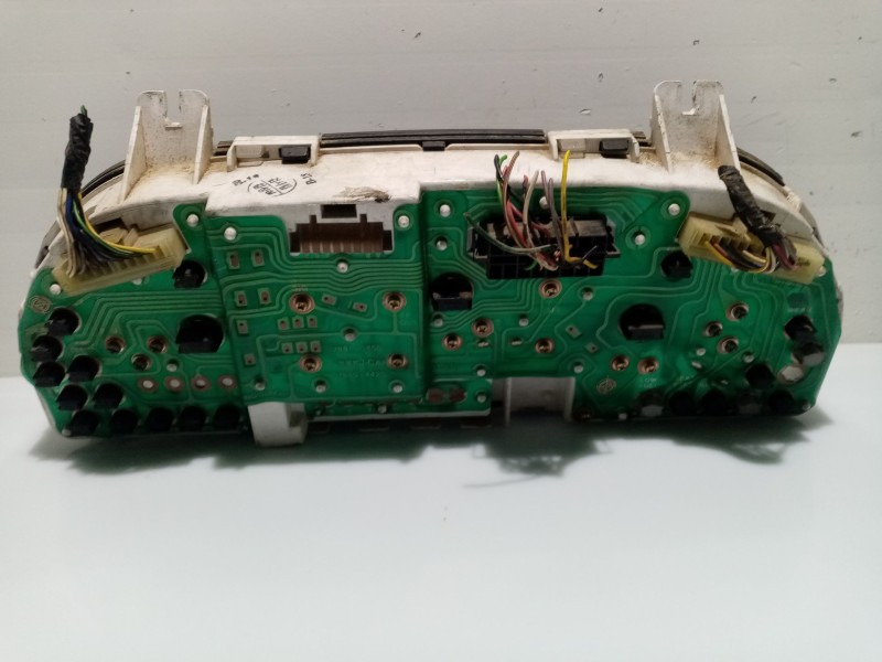 Recambio de cuadro instrumentos para ssangyong korando referencia OEM IAM 8020006100  