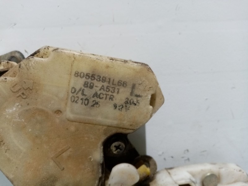 Recambio de cerradura puerta delantera izquierda para ssangyong korando referencia OEM IAM 8835005001  