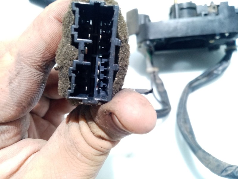 Recambio de mando volante para ssangyong korando referencia OEM IAM 610W0017  