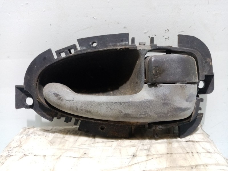 Recambio de maneta interior delantera derecha para ssangyong korando referencia OEM IAM 7263006000AAD  