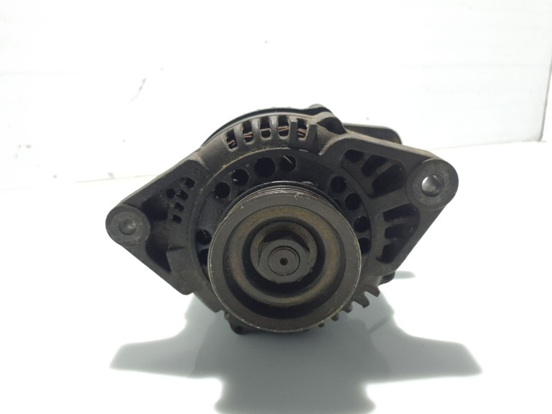 Recambio de alternador para nissan serena c23m referencia OEM IAM 231000C800 CAL20127AS 12060287