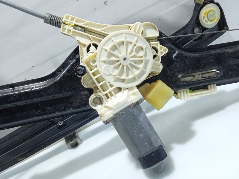 Recambio de elevalunas delantero derecho para bmw x5 (e70) 3.0 d referencia OEM IAM 51337166380 67627267692 