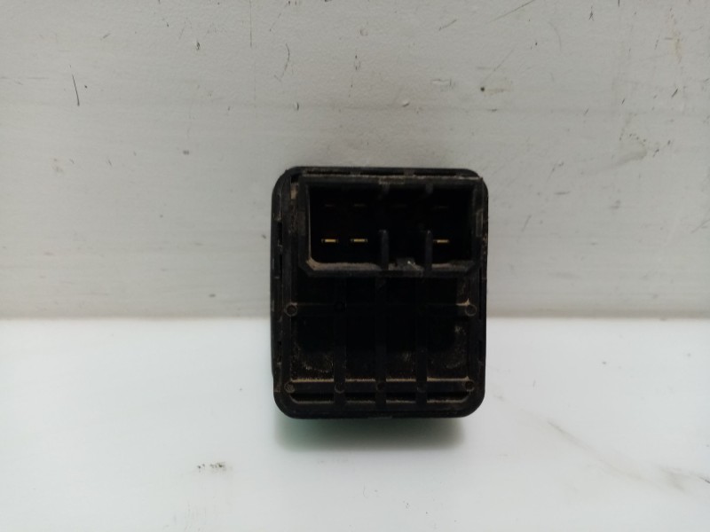 Recambio de interruptor para ssangyong korando 2.3 turbodiesel cat referencia OEM IAM 8581005000  