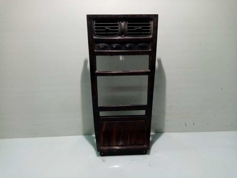 Recambio de moldura para ssangyong korando 2.3 turbodiesel cat referencia OEM IAM 7653006001UAD  