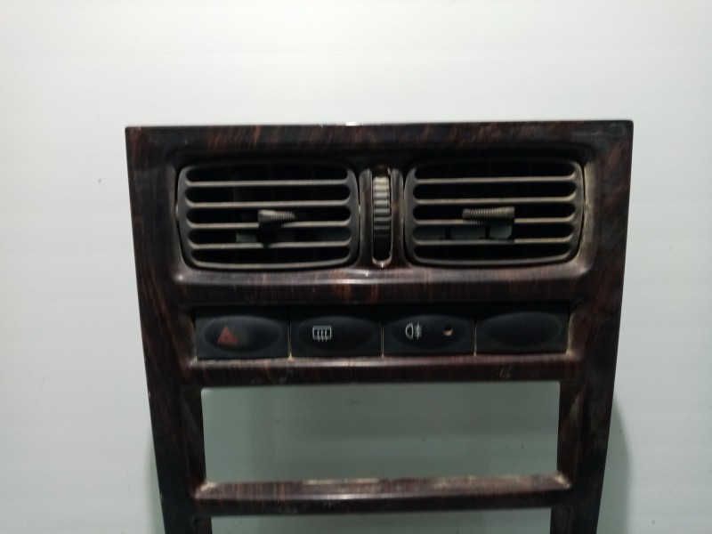 Recambio de moldura para ssangyong korando 2.3 turbodiesel cat referencia OEM IAM 7653006001UAD  