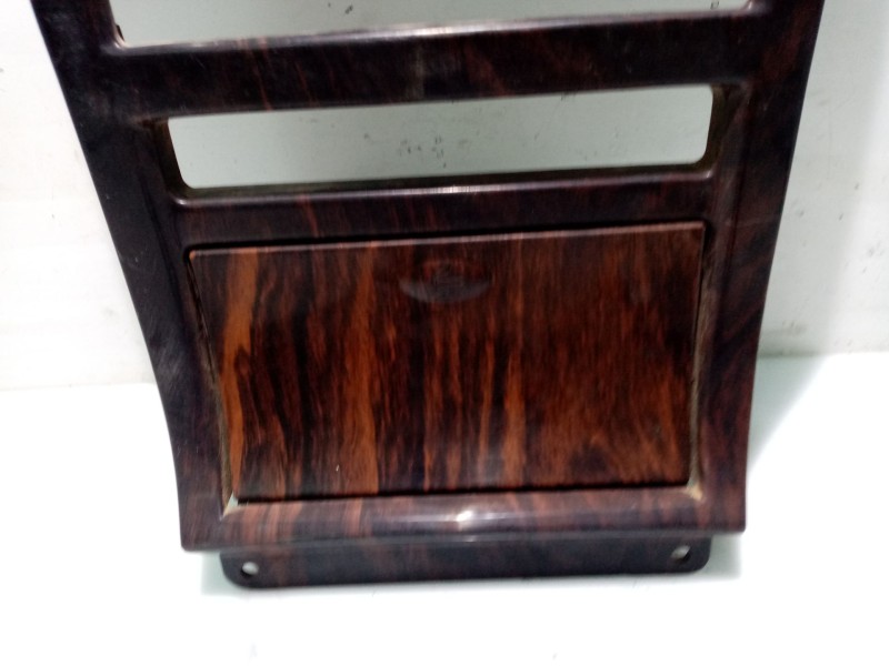 Recambio de moldura para ssangyong korando 2.3 turbodiesel cat referencia OEM IAM 7653006001UAD  