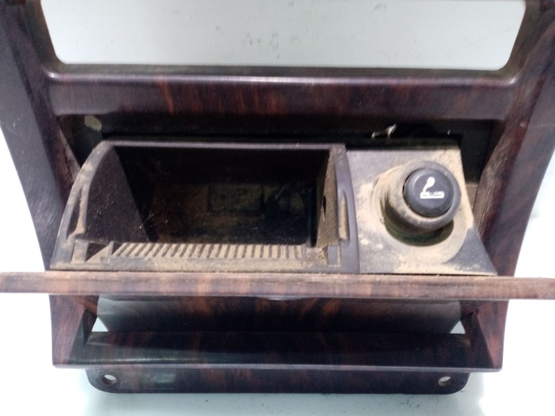 Recambio de moldura para ssangyong korando 2.3 turbodiesel cat referencia OEM IAM 7653006001UAD  