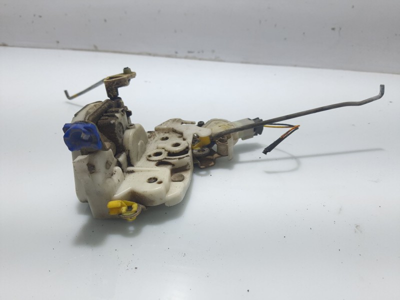 Recambio de cerradura puerta delantera izquierda para nissan serena (c23m) 2.3 diesel referencia OEM IAM 8055361U06  