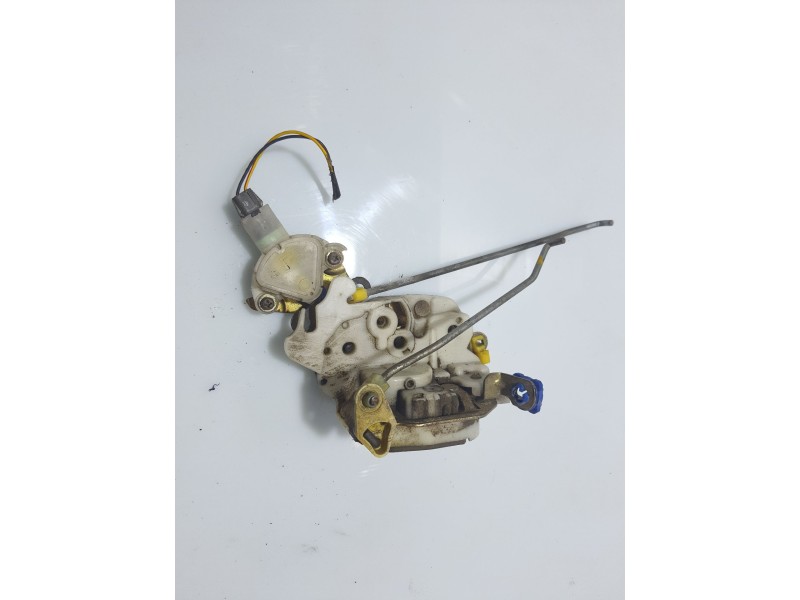 Recambio de cerradura puerta delantera izquierda para nissan serena (c23m) 2.3 diesel referencia OEM IAM 8055361U06  