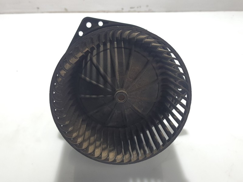 Recambio de motor calefaccion para nissan serena (c23m) 2.3 diesel referencia OEM IAM 272207C302  