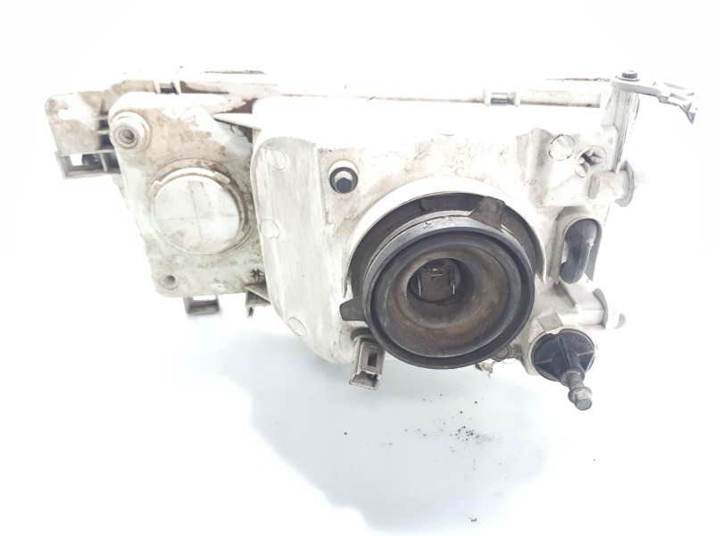Recambio de faro derecho para nissan serena (c23m) 2.3 diesel referencia OEM IAM 260107C002  