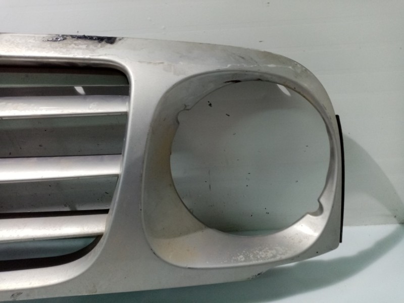 Recambio de calandra delantera de radiador para ssangyong korando referencia OEM IAM 7943106010  