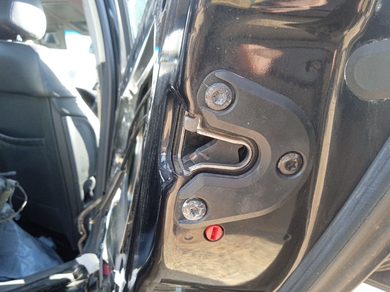 Recambio de cerradura puerta trasera derecha para opel vectra c (z02) 1.9 cdti (f69) referencia OEM IAM 5133142  