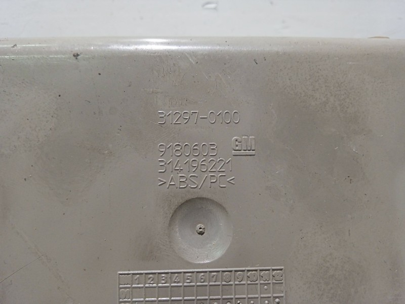 Recambio de moldura para opel vectra c (z02) 1.9 cdti (f69) referencia OEM IAM 9180603 312970100 314196221