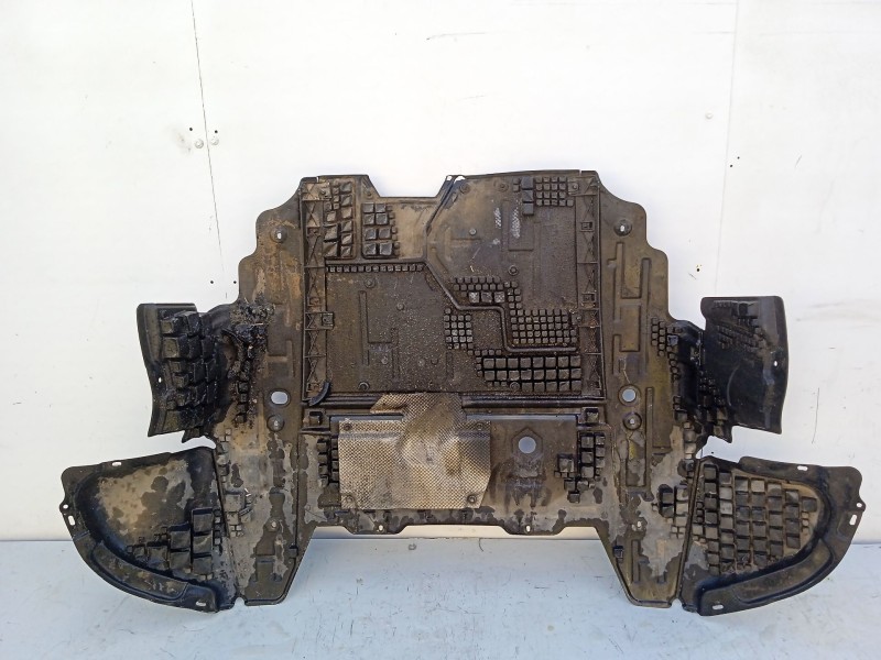 Recambio de cubrecarter para opel vectra c (z02) 1.9 cdti (f69) referencia OEM IAM 13140972  