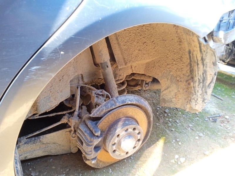 Recambio de paso rueda para seat toledo iii (5p2) 1.9 tdi referencia OEM IAM 5P0809957D  
