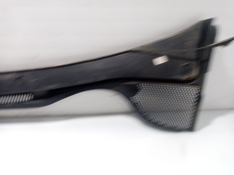 Recambio de moldura para volkswagen polo v (6r1, 6c1) 1.4 (6r1) referencia OEM IAM 6R0803147A  