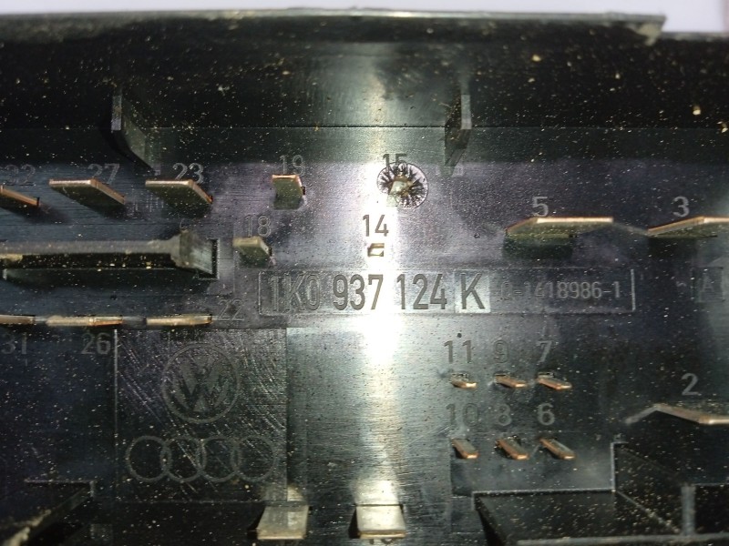 Recambio de caja reles / fusibles para seat toledo iii (5p2) 1.9 tdi referencia OEM IAM 1K0937124K  