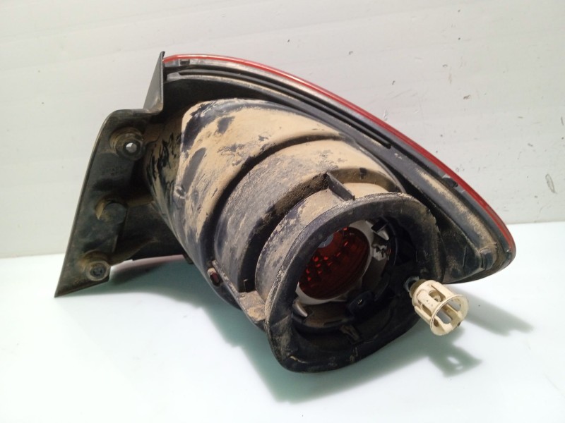 Recambio de piloto trasero izquierdo para seat toledo iii (5p2) 1.9 tdi referencia OEM IAM 5P5945111A  