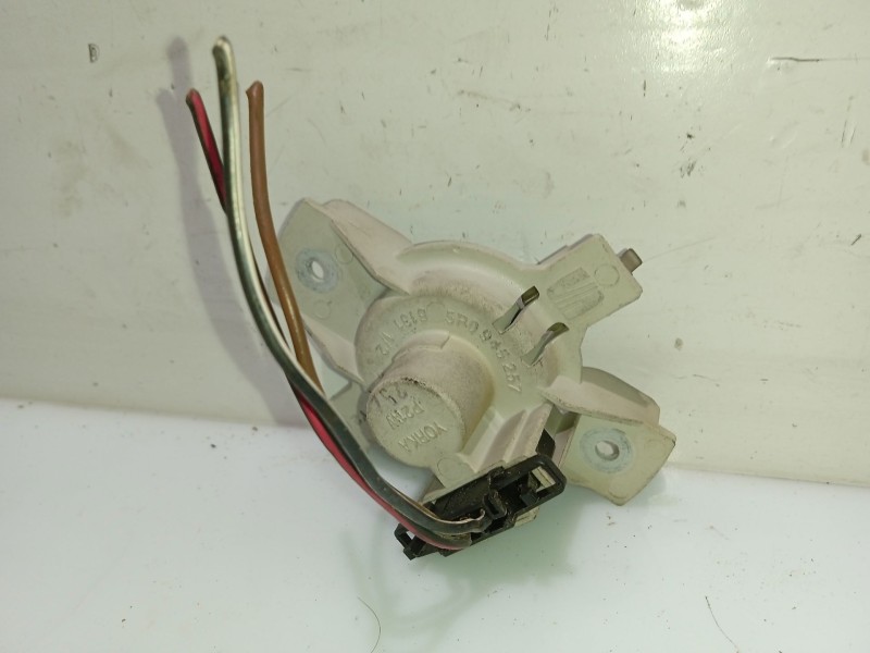 Recambio de portalamparas para seat toledo iii (5p2) 1.9 tdi referencia OEM IAM 5P0945257  