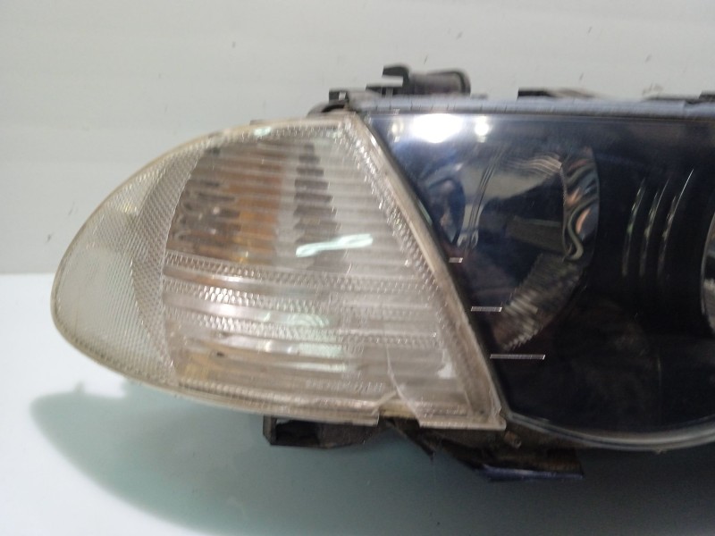 Recambio de faro derecho para bmw 3 (e46) 320 d referencia OEM IAM 63126906494  