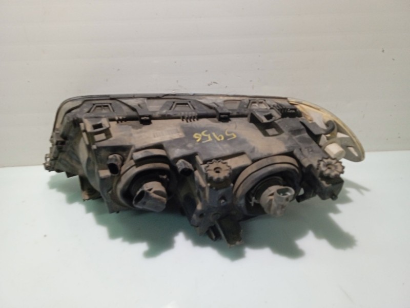 Recambio de faro derecho para bmw 3 (e46) 320 d referencia OEM IAM 63126906494  