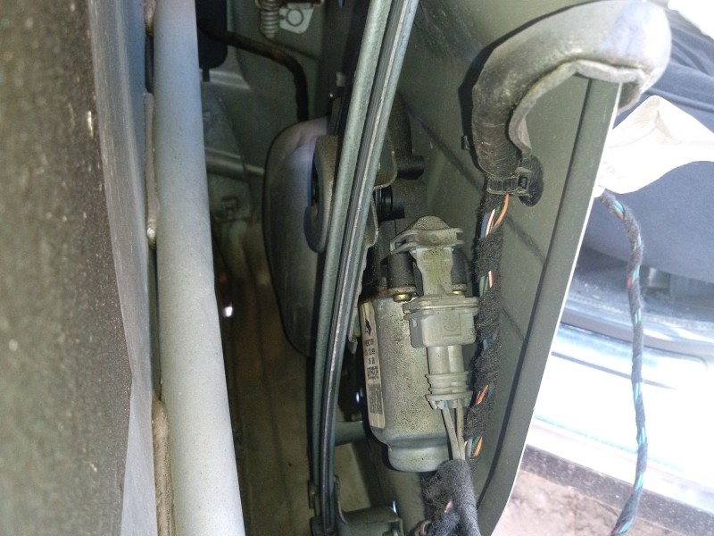 Recambio de elevalunas trasero izquierdo para rover serie 75 (rj) referencia OEM IAM CVH101190  