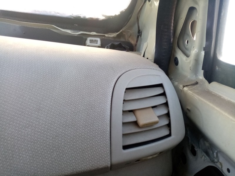 Recambio de rejilla aireadora para nissan micra iii (k12) 1.4 16v referencia OEM IAM 68760AX700  