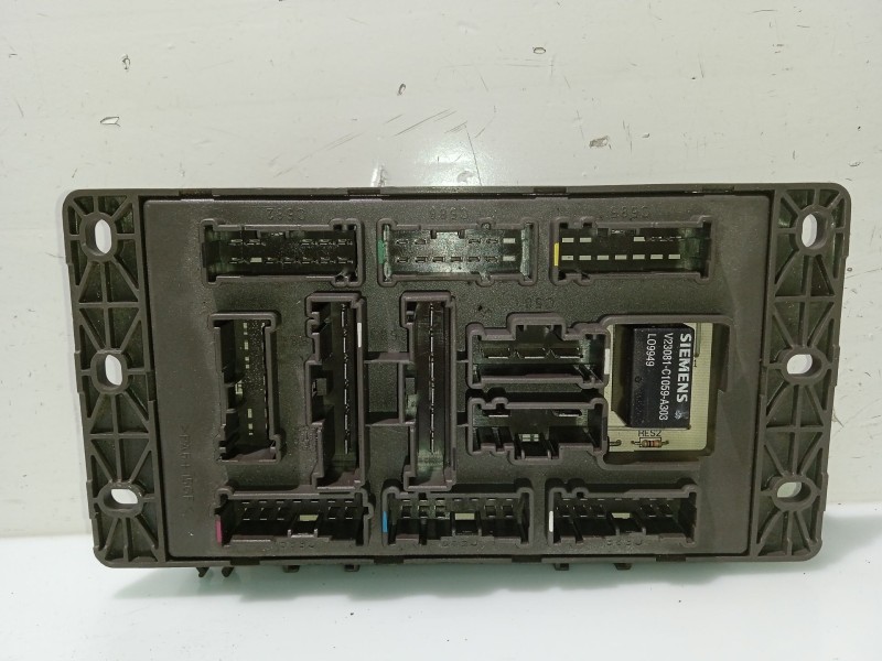 Recambio de caja reles / fusibles para rover serie 75 (rj) referencia OEM IAM YQE103138 160355140100 158174503