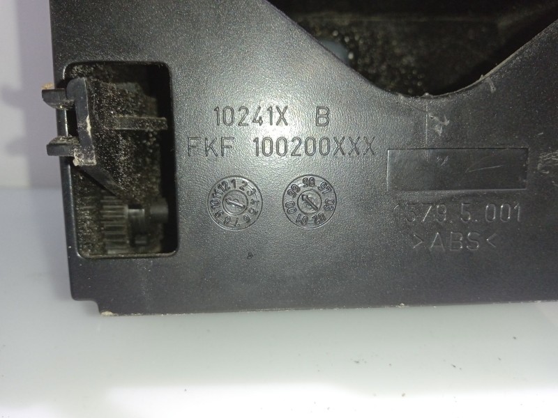 Recambio de moldura para rover serie 75 (rj) referencia OEM IAM YUD100941ANV  