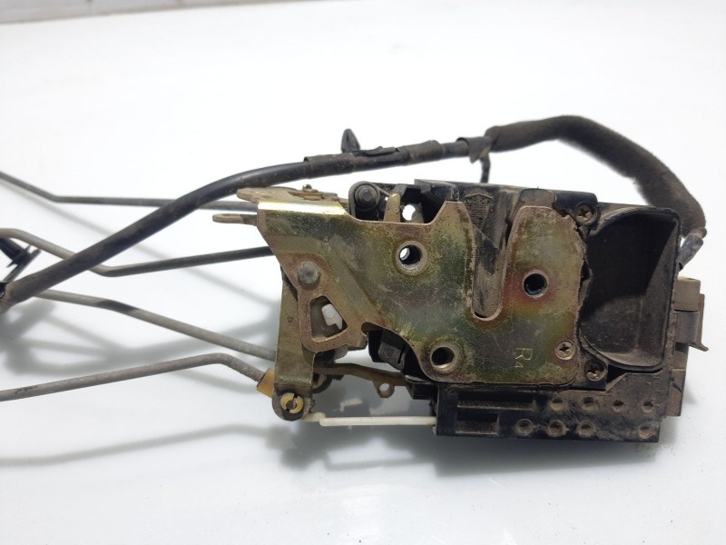 Recambio de cerradura puerta delantera derecha para daewoo kalos (klas) 1.4 referencia OEM IAM 96272644  