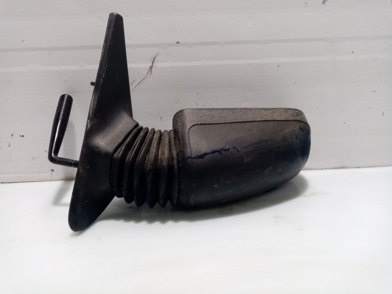 Recambio de retrovisor izquierdo para peugeot 205 berlina referencia OEM IAM 8148A7  