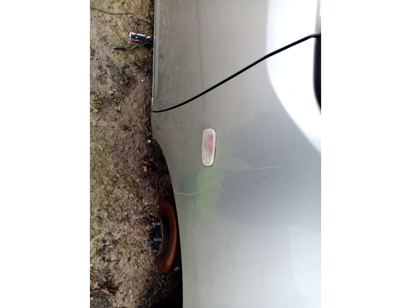 Recambio de piloto lateral derecho para toyota prius (nhw20) 1.5 cat referencia OEM IAM 8173053011  