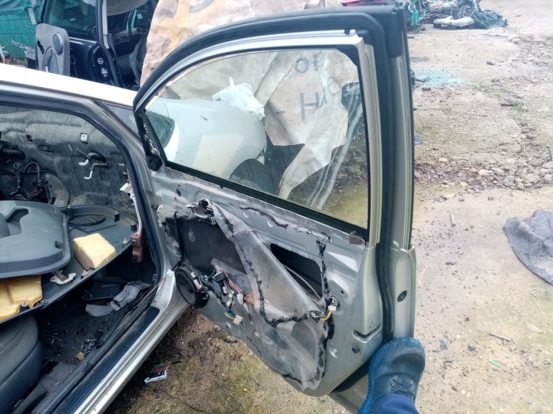 Recambio de puerta delantera derecha para toyota prius (nhw20) 1.5 cat referencia OEM IAM 6700147040  