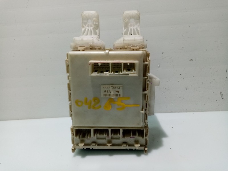 Recambio de caja reles / fusibles para toyota prius (nhw20) 1.5 cat referencia OEM IAM 8273047290  