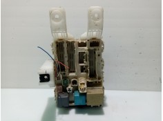 Recambio de caja reles / fusibles para toyota prius (nhw20) 1.5 cat referencia OEM IAM 8273047290   2