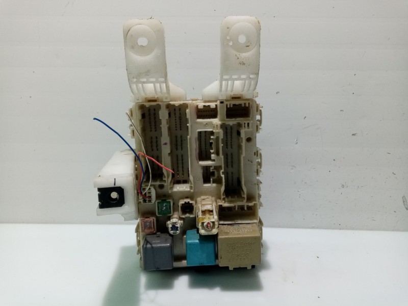 Recambio de caja reles / fusibles para toyota prius (nhw20) 1.5 cat referencia OEM IAM 8273047290  