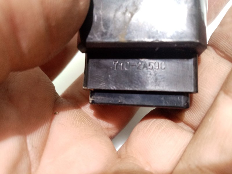 Recambio de interruptor para toyota prius (nhw20) 1.5 cat referencia OEM IAM 7102A59C  8961147010