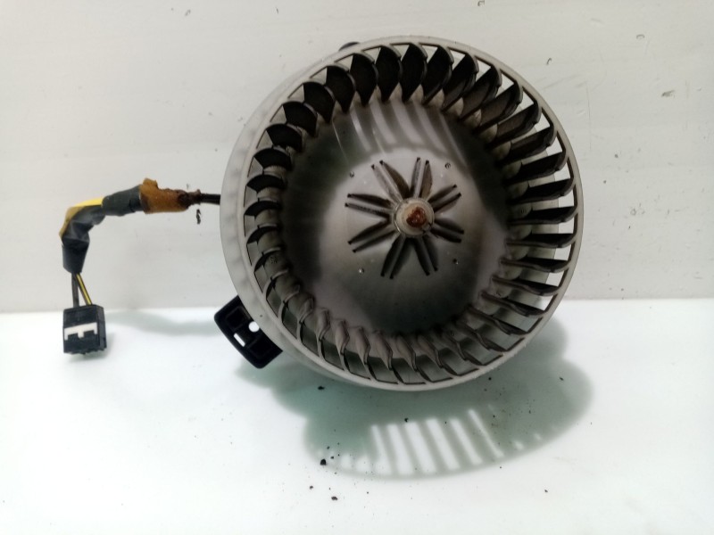 Recambio de motor calefaccion para toyota prius (nhw20) 1.5 cat referencia OEM IAM 1940001390  8710347020