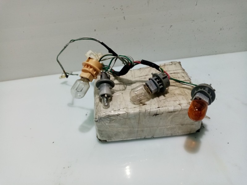 Recambio de portalamparas para toyota prius (nhw20) 1.5 cat referencia OEM IAM LADOIZQUIERDO  