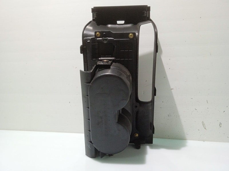 Recambio de posavasos para mazda 3 sedán (bk) 1.6 di turbo (bk12y) referencia OEM IAM BP4K64361  