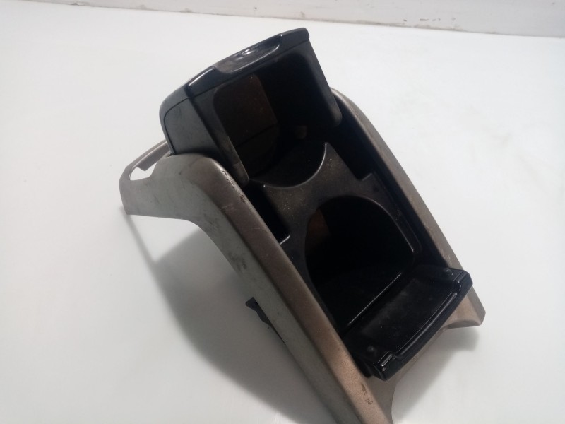 Recambio de posavasos para toyota prius (nhw20) 1.5 cat referencia OEM IAM 1A823006G  