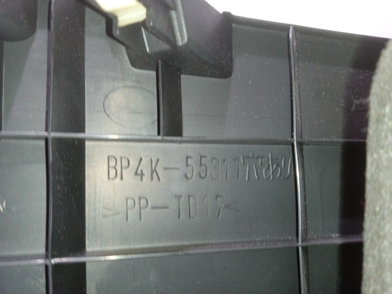 Recambio de moldura para mazda 3 sedán (bk) 1.6 di turbo (bk12y) referencia OEM IAM B32H55311  