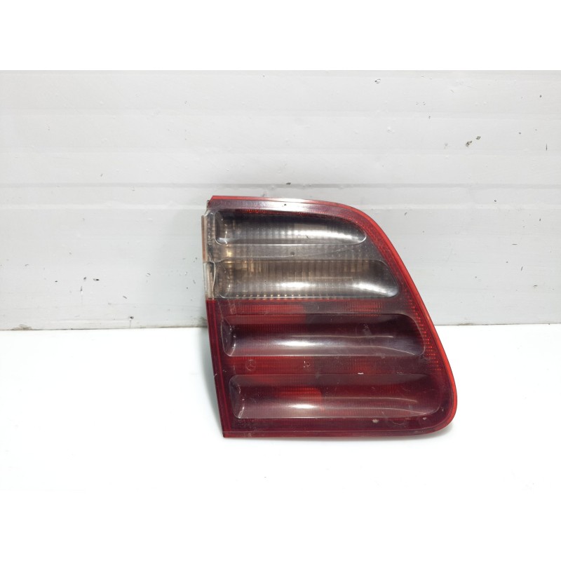 Recambio de piloto trasero izquierdo interior para mercedes-benz clase e (w210) berlina referencia OEM IAM A2108205964  324501