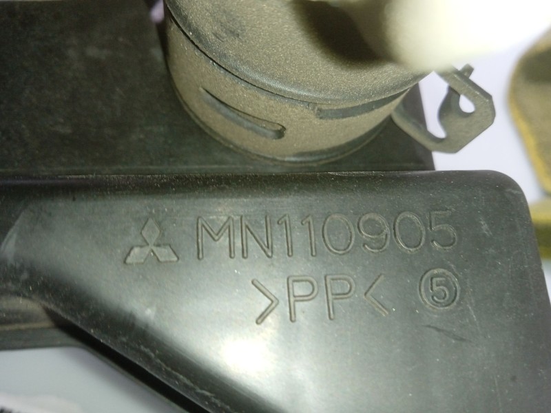 Recambio de tubo para mitsubishi grandis (na_w) 2.4 mivec (na4w) referencia OEM IAM MR993560  