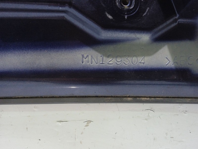 Recambio de aleron trasero para mitsubishi grandis (na_w) 2.4 mivec (na4w) referencia OEM IAM MN129304  