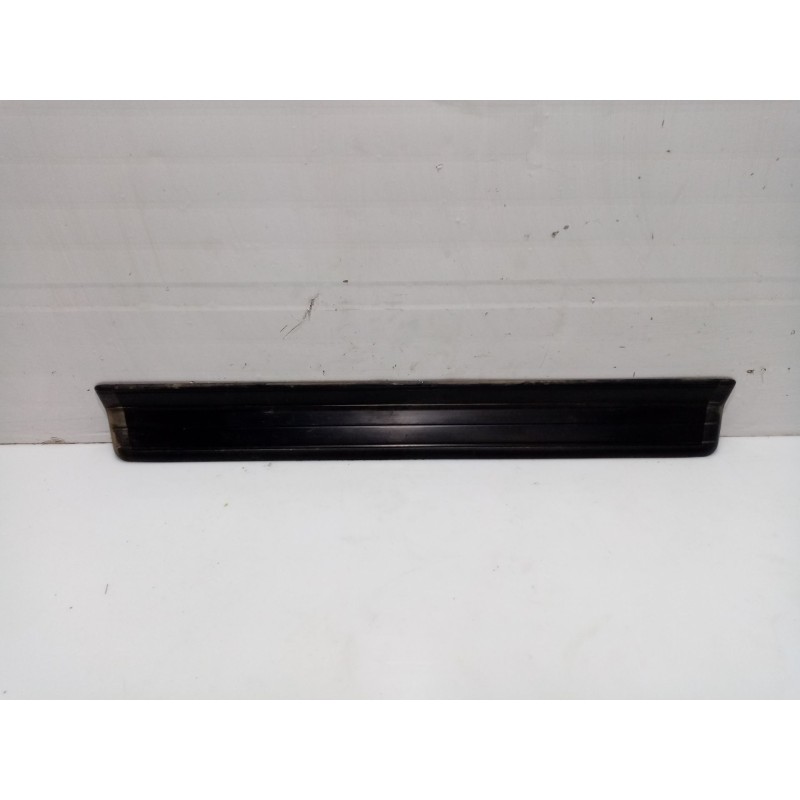 Recambio de moldura puerta delantera izquierda para bmw 3 (e46) 320 d referencia OEM IAM 51138208449  