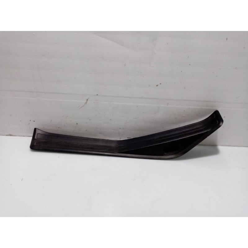 Recambio de moldura puerta trasera derecha para bmw 3 (e46) 320 d referencia OEM IAM 51138208452  