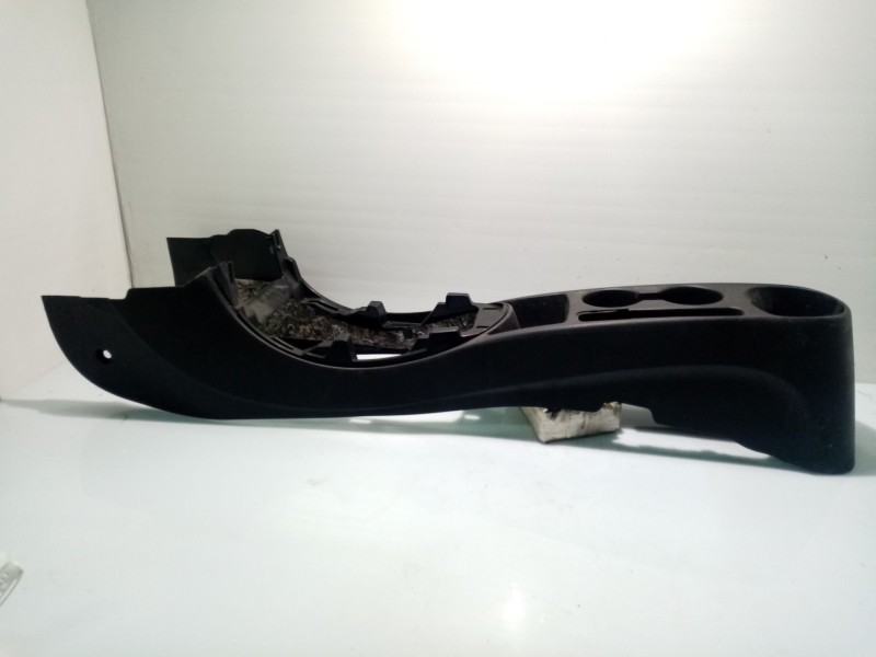 Recambio de consola central para hyundai i20 i (pb, pbt) 1.1 crdi referencia OEM IAM 846104P100RY  