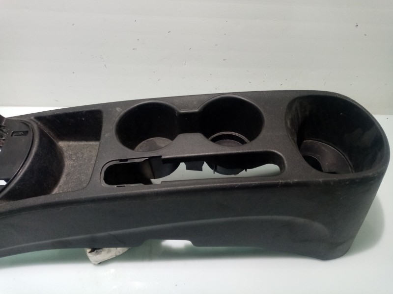 Recambio de consola central para hyundai i20 i (pb, pbt) 1.1 crdi referencia OEM IAM 846104P100RY  